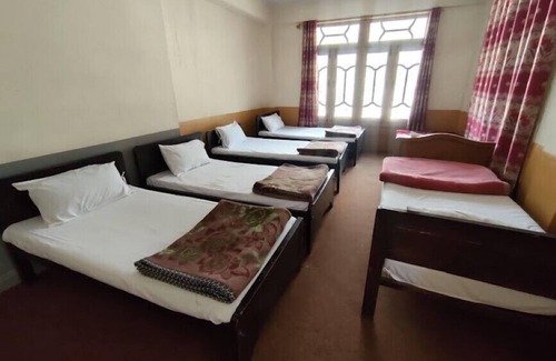 Chitral Hotel | Baba Hotel & Restaurant Chitral