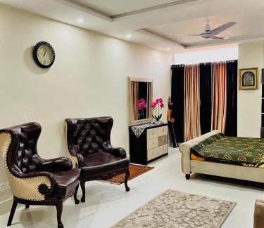 Fatehjang Hotel | Baba's Inn