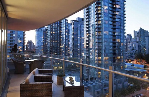 Downtown Miami Condo | Bachelor Paradise, Best Views in Brickell Center