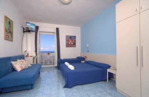 Forio House | Bachelorette party with a 360-degree panoramic toast (up to 40 people).