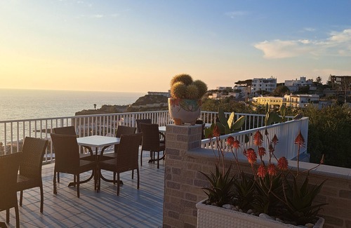 Forio House | Bachelorette party with a 360-degree panoramic toast (up to 40 people).