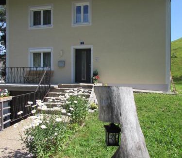 Hof bei Salzburg Apartment | Bachhäusl