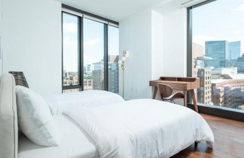 Bay Village Apartment | Back-Bay 2BR Penthouse w Roof top and GYM