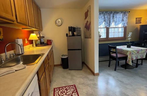 St. Albans Historic District Bed & Breakfast | Back Inn Time Bed & Breakfast