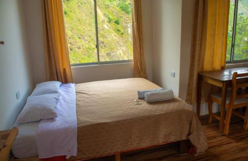 Banos de Agua Santa Bed & Breakfast | Backpackers-balcones-river-lodge