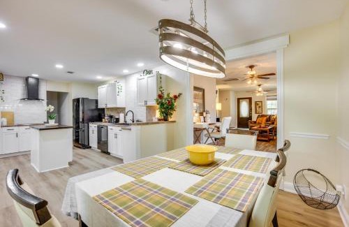 Conroe House | Backyard, Deck and Fire Pit Conroe Getaway