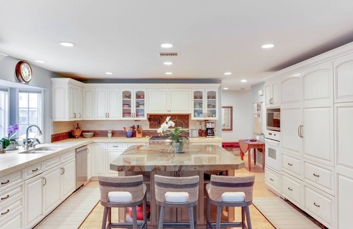 Village of La Jolla House | Backyard Paradise w/Pool, Hot Tub & Walk to Beach 4b/4.5ba