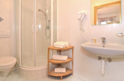 Bressanone Apartment | 'Bad Burgstall Apartment Spinnradl' with Mountain View & Shared Pool