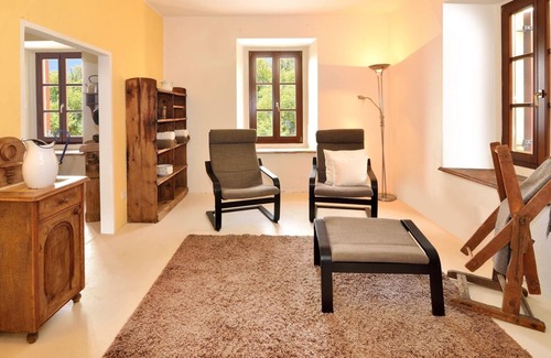 Bressanone Apartment | 'Bad Burgstall Apartment Kumat' with Mountain View & Shared Pool