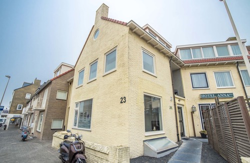 Zandvoort Apartment | Bad Zandvoort 1: Holiday fun just a short walk from the beach.