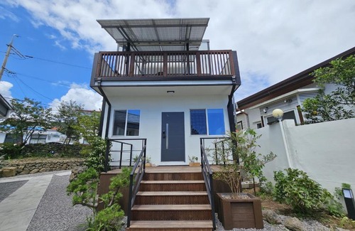 Seogwipo City House | Baerongnamu Private Stay