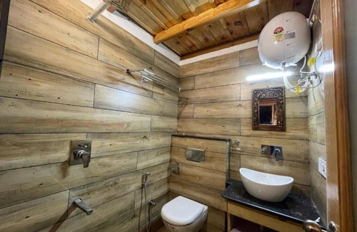 Pangot Hotel | Bagar Trails