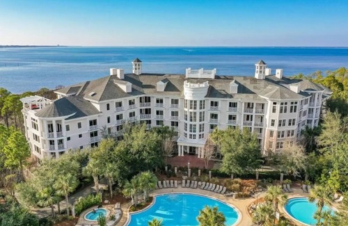 Baytowne Wharf Apartment | Bahia at Sandestin Studio 3rd Floor Pool View !