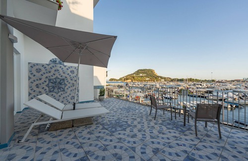 Bacoli Apartment | Baia Flegrea Meublè - Deluxe Suite with terrace