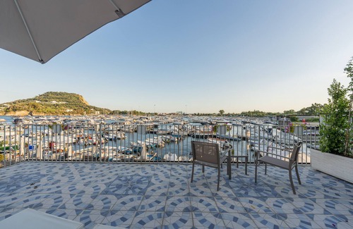 Bacoli Apartment | Baia Flegrea Meublè - Deluxe Suite with terrace