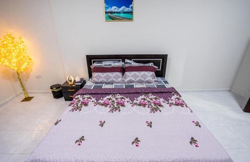 Mussafah House | BAITH AL JANNAH Private Family Room