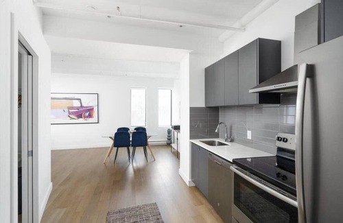 Chinatown Apartment | Bakan-Corner suite 1 bedroom Old Montreal