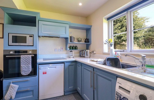 Princes Risborough Cottage | BAKEHOUSE FARM, pet friendly, with open fire in Bledlow