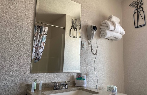 Baker City Hotel | Baker City Motel & RV Park