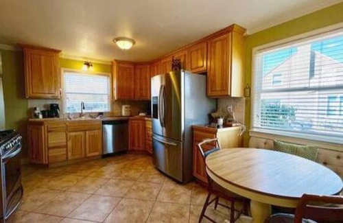 Baker City House | Baker City Overlook with Hot Tub - Anthony Lakes Partner 10% Ski Passes
