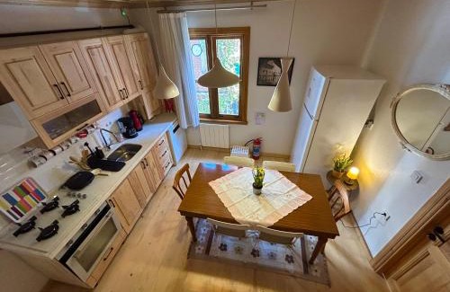 Balat Villa | Balat Rose - Charming Wooden House with Terrace