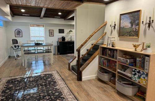 Millville House | Balcony-bbq-firepit-hot Tub-king-full Kitchen-tv