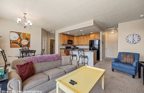 Mesquite Condo | Balcony Breeze Retreat Mesquite Vacation Rental surrounded by Golf Courses & Recreation