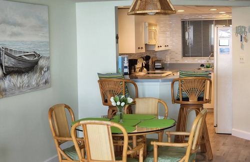 Sand Key Condo | BALCONY HEATED POOL SPA GRILLn OCT 18-NOV 1 DEC 7-JAN 17 MAR 14-MAR 28 DISCOUNT
