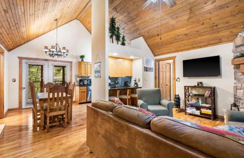 Branson West House | Baldknobber Ridge Escape - West Branson Cabin