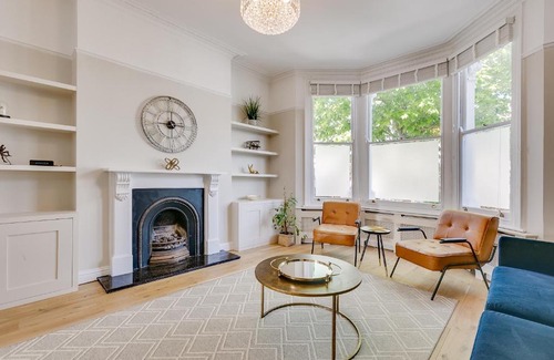 Nightingale House | Balham near Tube Victorian House 4 Bedrooms 9 beds