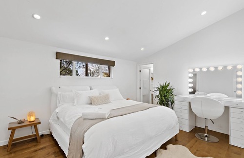 Woodland Hills Villa | Bali Inspired Hills Retreat