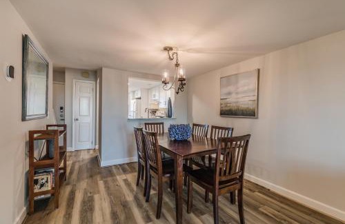 Oceanmarsh Subdivision House | Bali Retreat: 180° Ocean and Hunting Island Deck Views