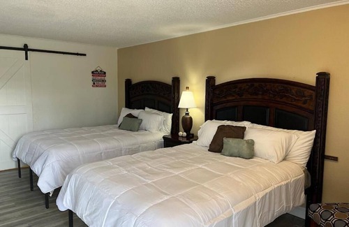 Branson Theater District Hotel | Ball Parks Inn