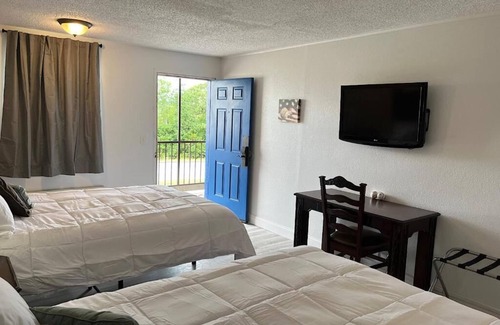 Branson Theater District Hotel | Ball Parks Inn