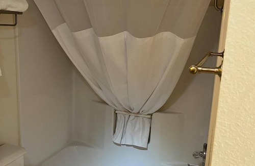 Branson Theater District Hotel | Ball Parks Inn