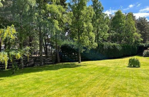 Ballater House | Ballater Bungalow - 4 bed - Beautiful Garden