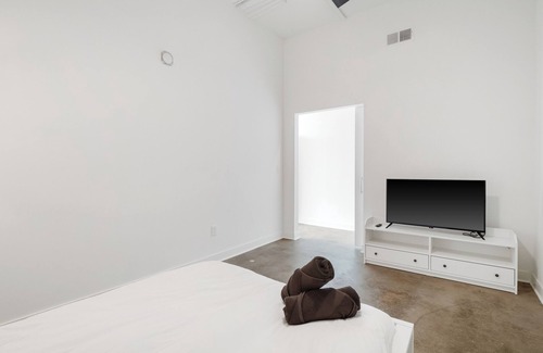 Downtown St. Louis Apartment | Ballpark Luxury Loft - Steps from Arch