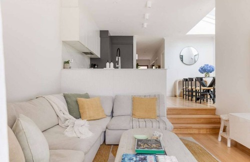 Balmain House | Balmain Resort: 3BR Home with a Pool