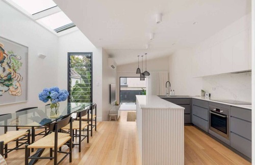 Balmain House | Balmain Resort: 3BR Home with a Pool