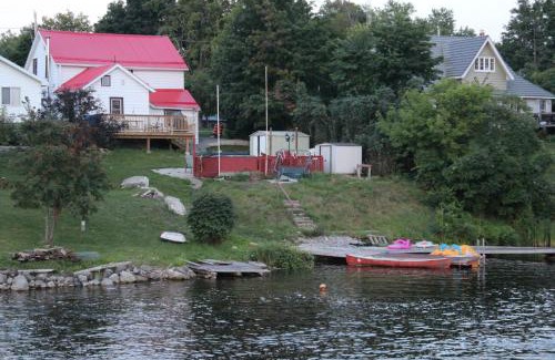 Coboconk House | Balsam Lake Cottage 5 Bed room