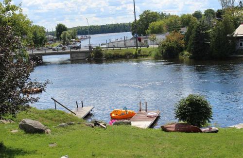 Coboconk House | Balsam Lake Cottage 5 Bed room