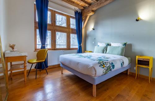 Old Town Apartment | Balthazar, Parking gratuit, Vue privilégiée sur la Cathédrale, WiFi HD, Centre-Ville de Troyes