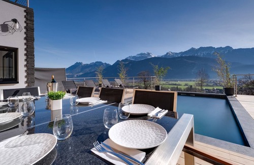 Lathuile Villa | Bamboo Villa 8 people Swimming pool Jacuzzi Lake view