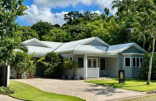 Edge Hill Villa | Bamboo Villa - Pet friendly luxury Villa next to Botanical Gardens