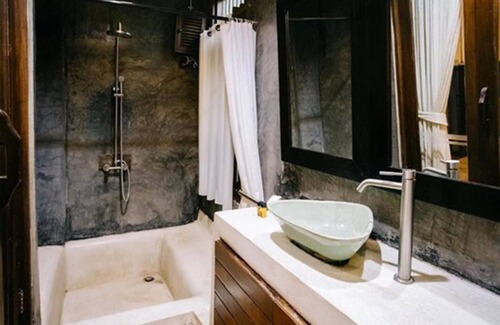 Thapae Hotel | Ban Chang Tong Hotel