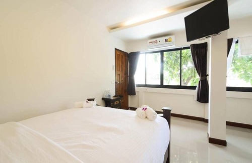 Samphao Lom House | Ban U Thong Accommodations