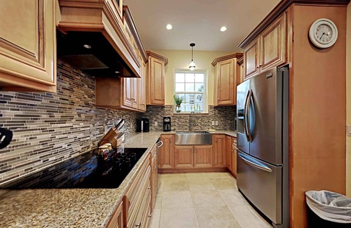 Sunset Pass House | Banana Bay Townhome 13900 | Pool, Gym + Much More!