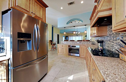Sunset Pass House | Banana Bay Townhome 13900 | Pool, Gym + Much More!
