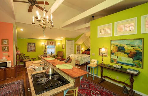 Beaufort Apartment | 'Banana' Caribbean-Inspired Get-Away