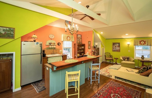 Beaufort Apartment | 'Banana' Caribbean-Inspired Get-Away